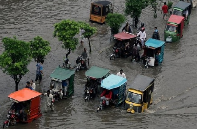 बाढ़ का कहर : पाकिस्तान के इन प्रांतों में जानमाल का नुकसान, मृतकों की संख्या में बढ़ोतरी
