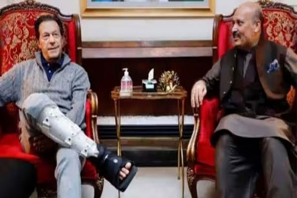  इमरान खान के सुरक्षा प्रमुख 'मनी लॉन्ड्रिंग' के आरोप में गिरफ्तार