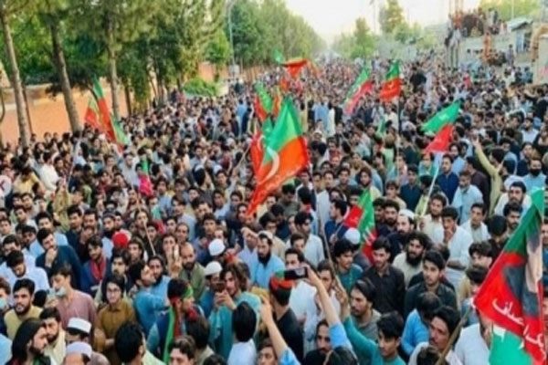 746 पीटीआई नेताओं की विदेश यात्रा पर प्रतिबंध लगाएगी लाहौर पुलिस