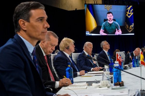 नाटो शिखर सम्मेलन में जेलेंस्की ने मांगी रक्षा और वित्तीय सहायता