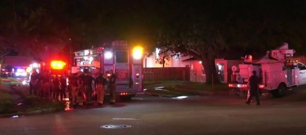 पहले बिडिंग में लगाई आग, फिर बाहर भागने वालों पर बरसाई गोलियां...