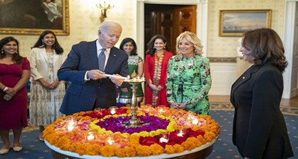 अमरीकी राष्ट्रपति जो बाइडेन ने व्हाइट हाउस में मनाई दीपावली