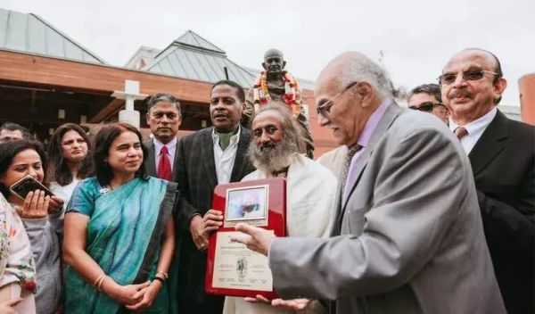 गांधी शांति तीर्थयात्री पुरस्कार से सम्मानित हुए श्रीश्री रविशंकर