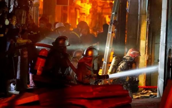  वियतनाम में 9 मंजिला इमारत में आग, 50 की मौत