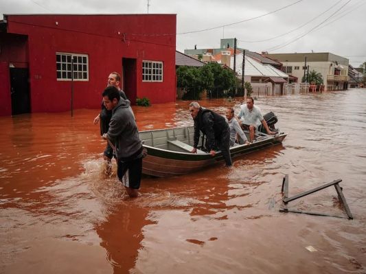 मूसलाधार बारिश ने ब्राजील से लेकर अमेरिका तक मचाई तबाही